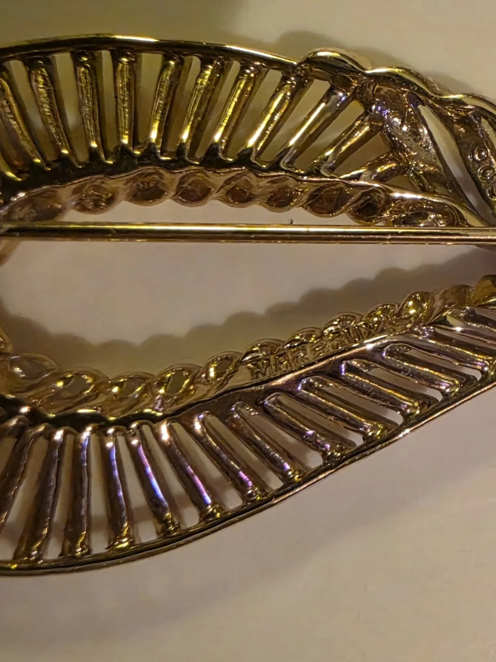 Lot of 4 Vintage Brooches Features Beautiful Gold Tone Designs
